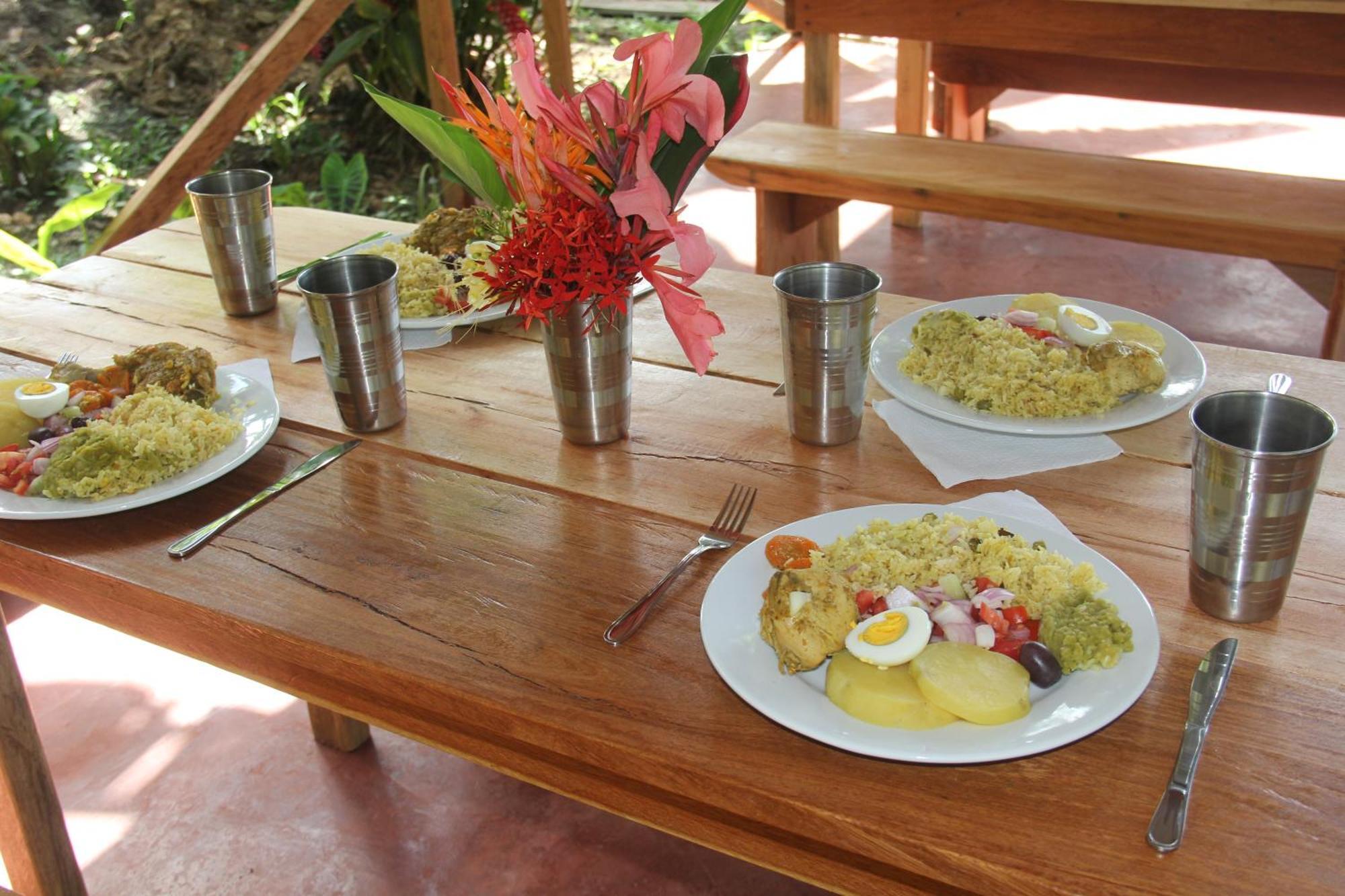 Purachata Ecolodge อีกีโตส ภายนอก รูปภาพ